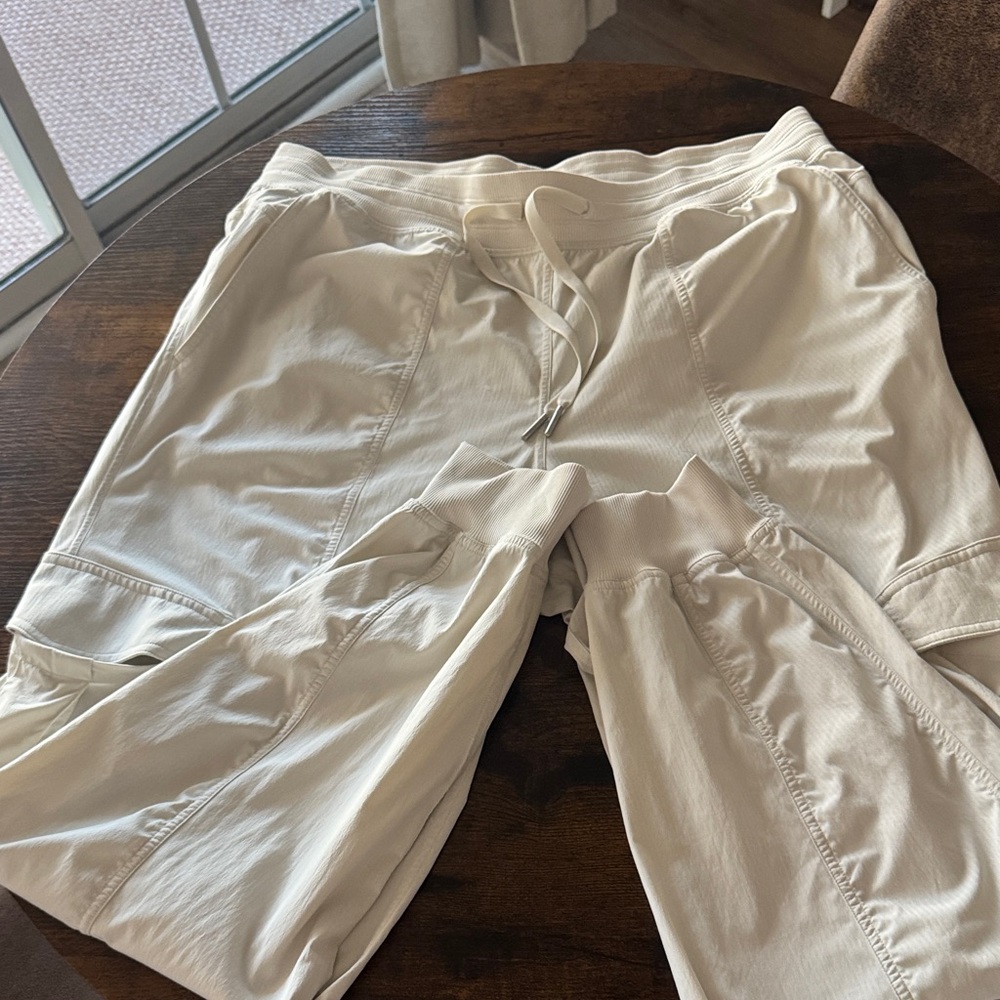 LULULEMON LG Cream Athletic joggers